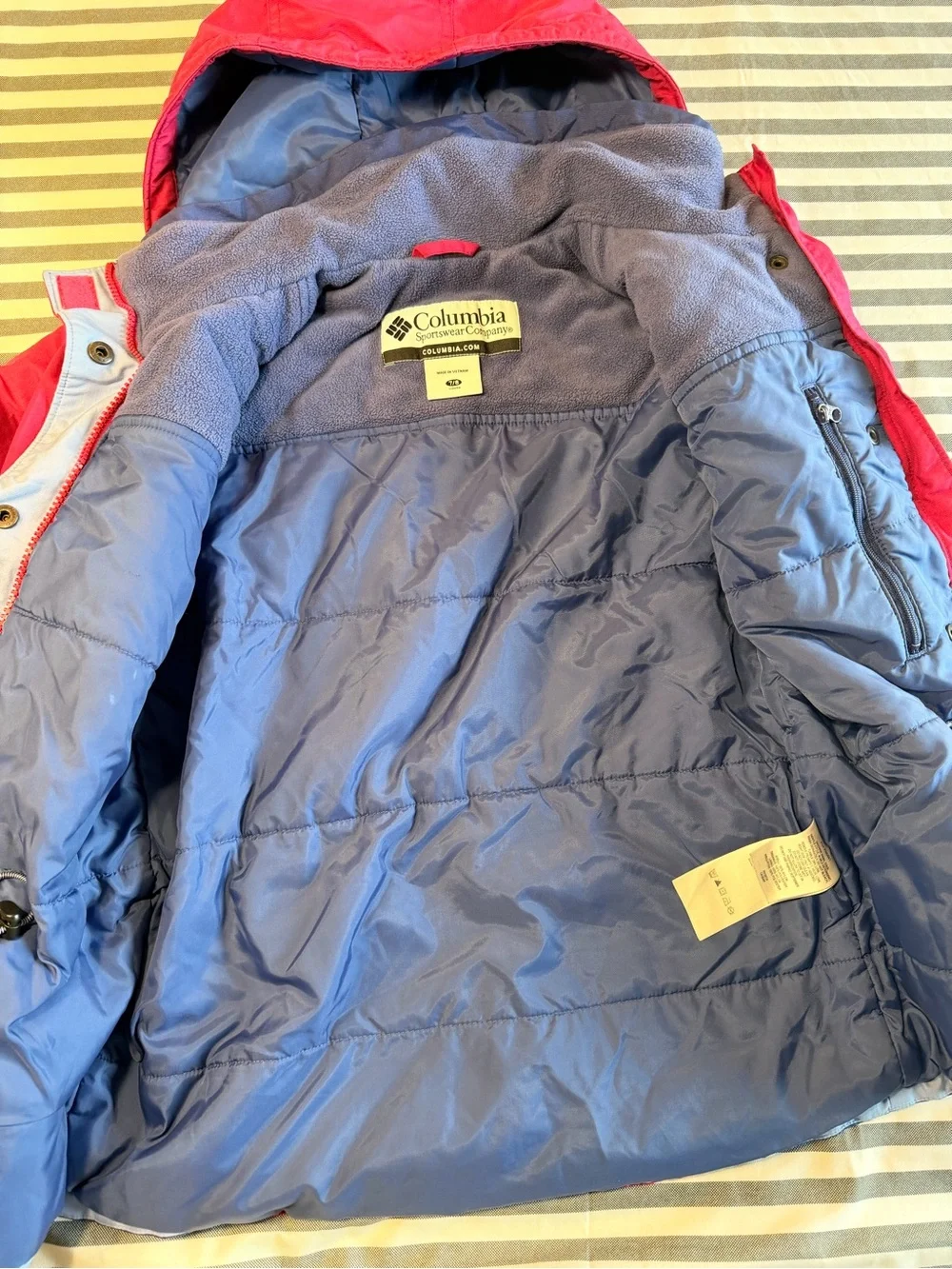 Columbia Sportswear Company no holes